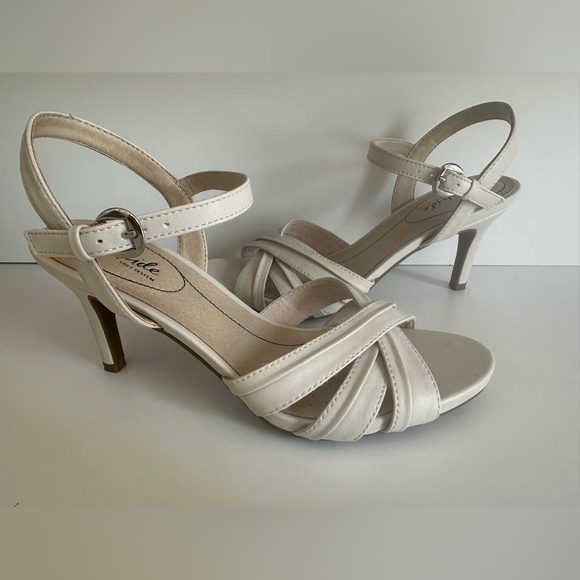 Lifestride Strap Heels - Picture 7 of 10